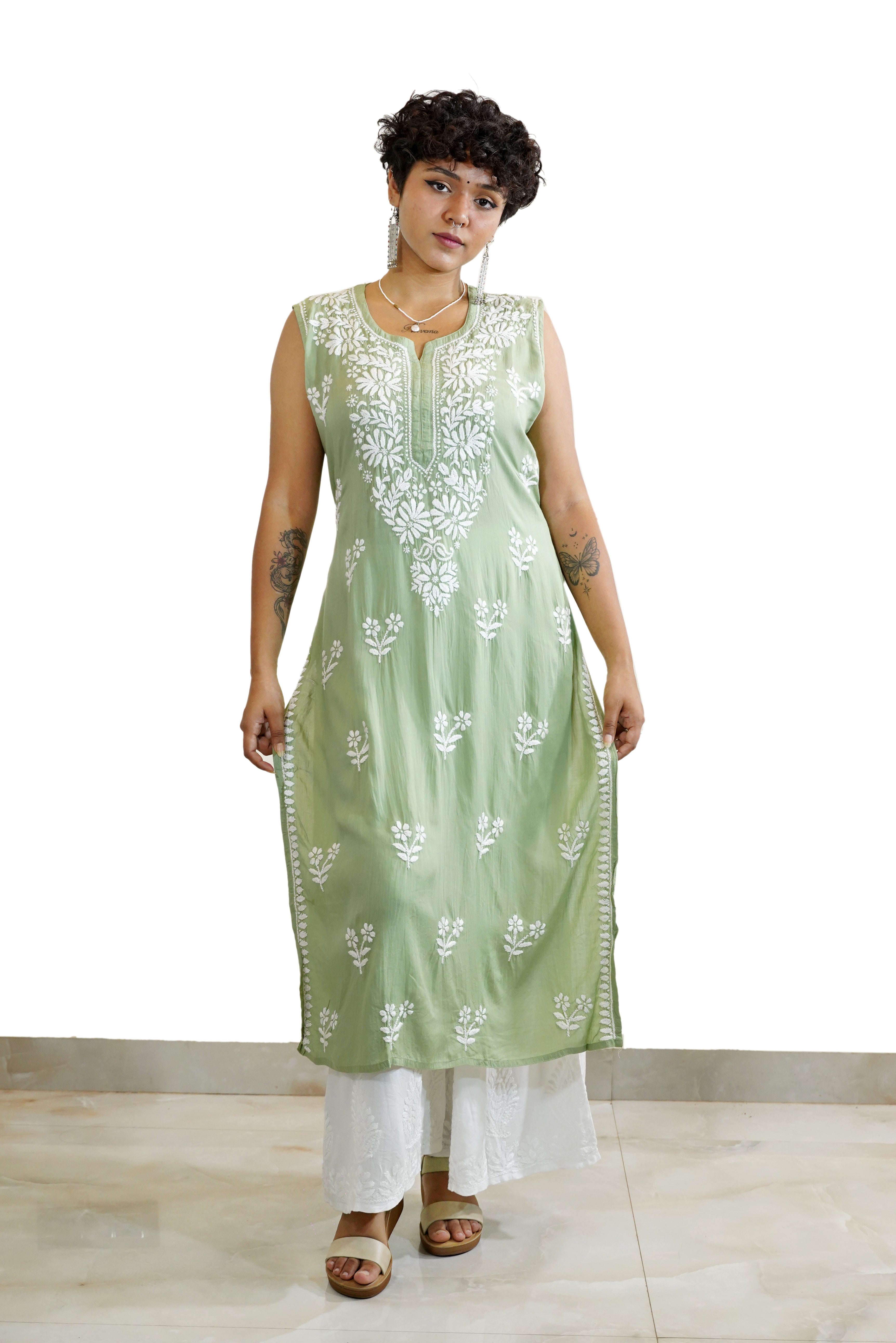 Sleeveless Moss Green Chikankari Kurti – Viharrni