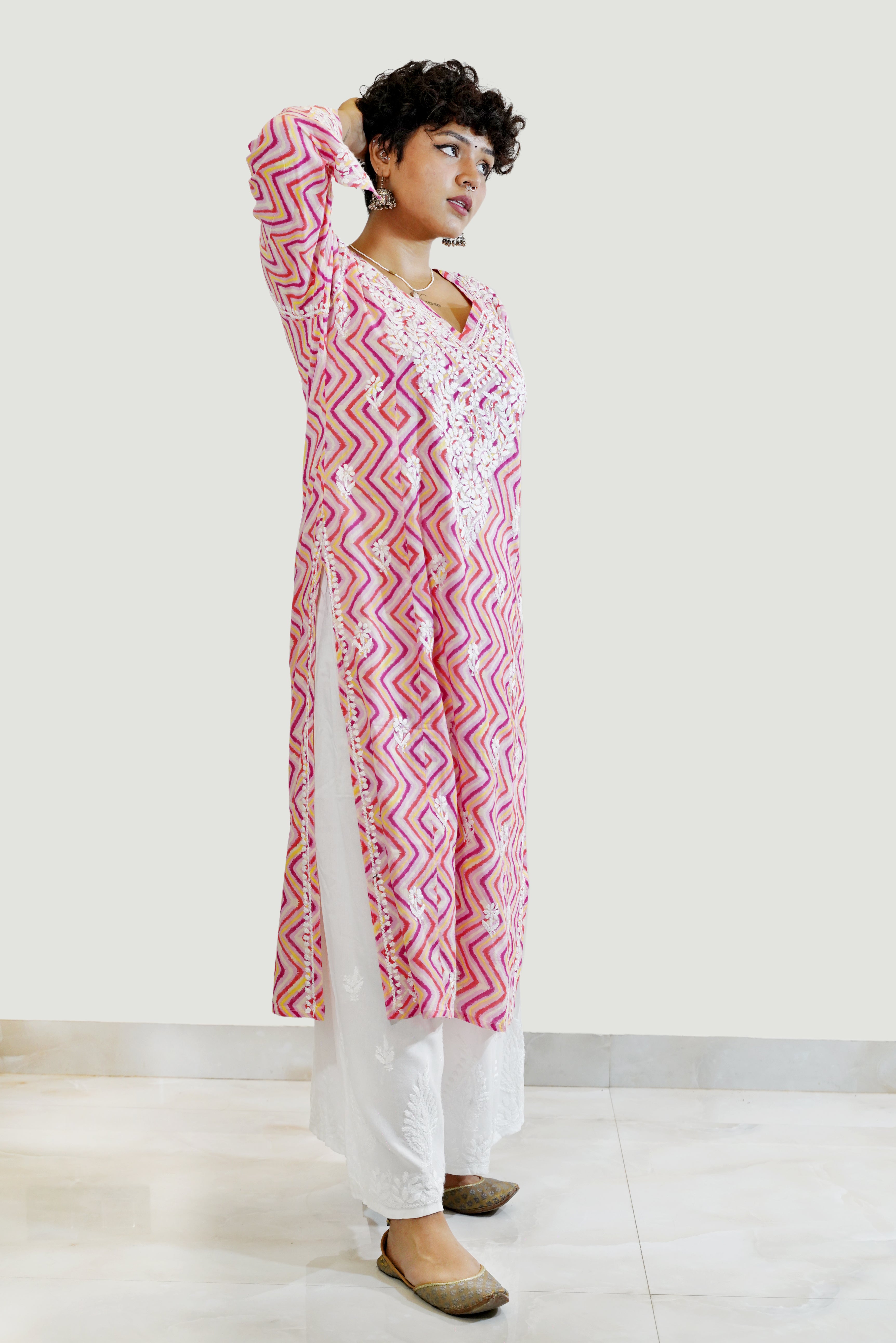 PINK LEHERIYA PRINT COTTON CHIKANKARI KURTI