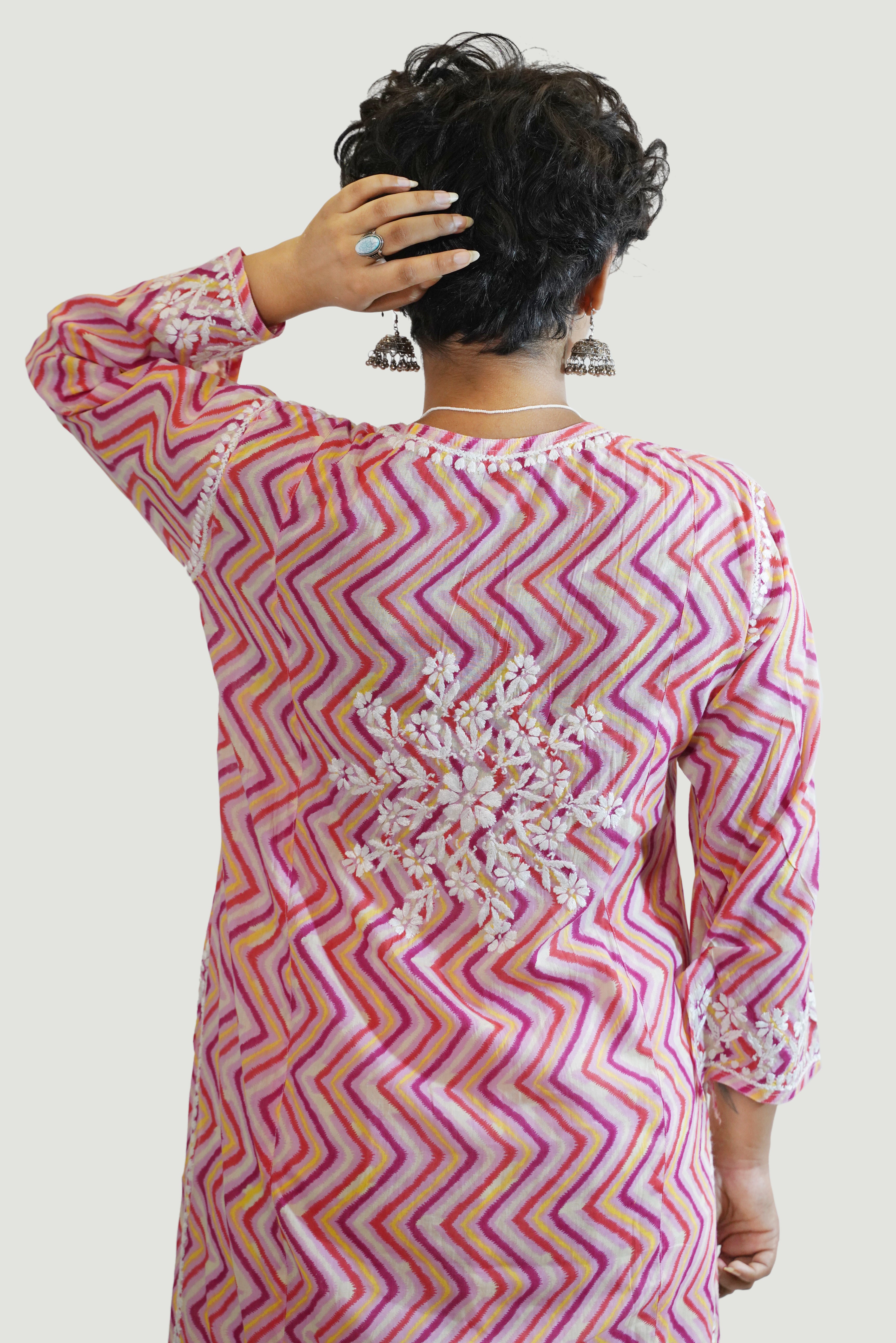 PINK LEHERIYA PRINT COTTON CHIKANKARI KURTI